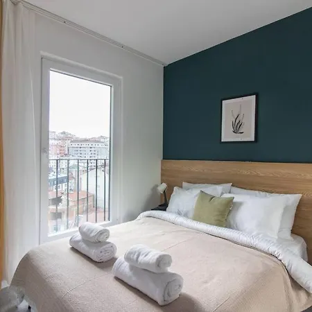 Apartamento New 2br W Parking + Free Shuttle #32 *