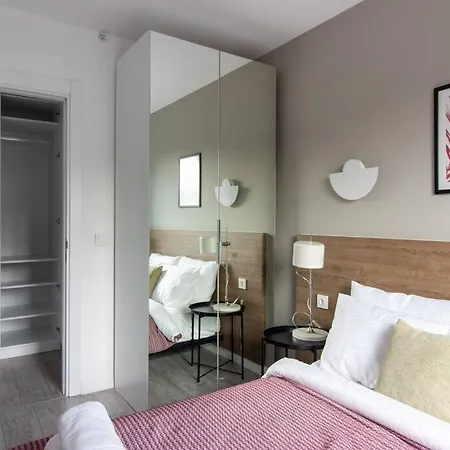 New 2br W Parking + Free Shuttle #32 Apartamento