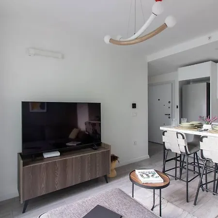 New 2br W Parking + Free Shuttle #32 公寓